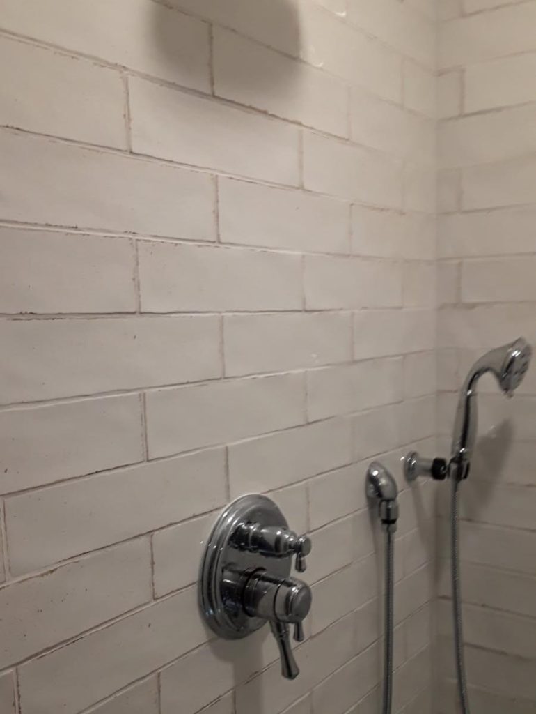 Shower installation